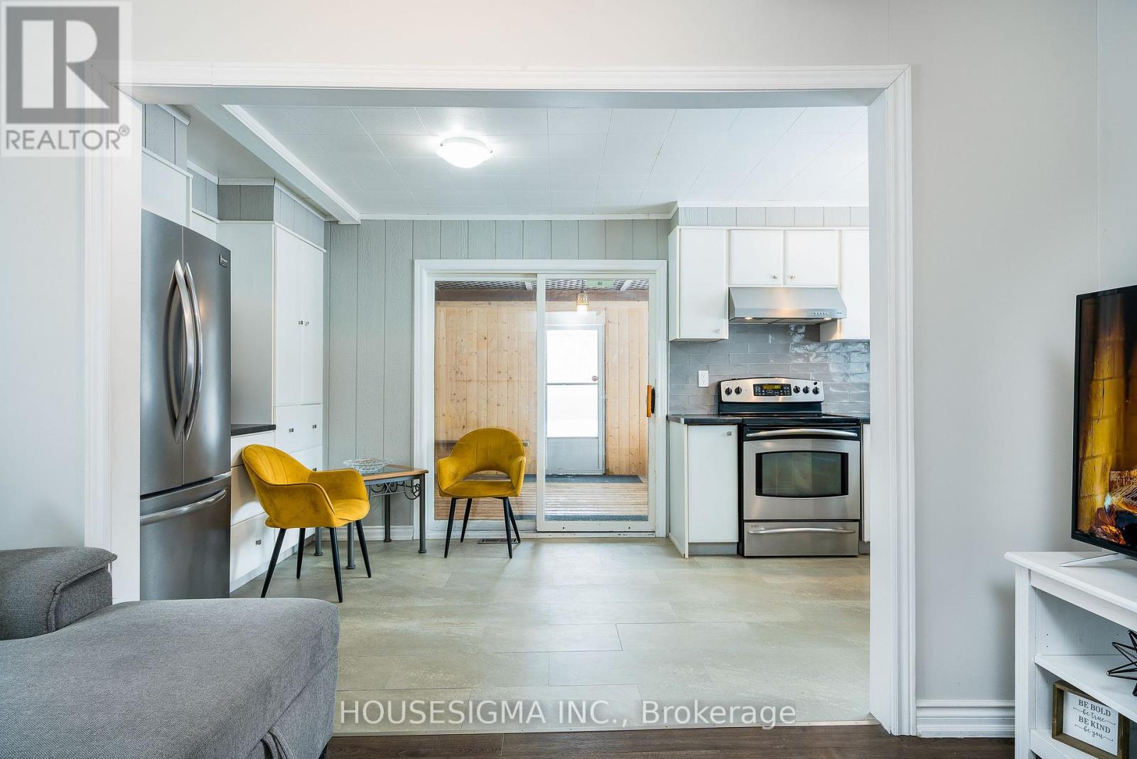 8892 BEACHWOOD ROAD - 8