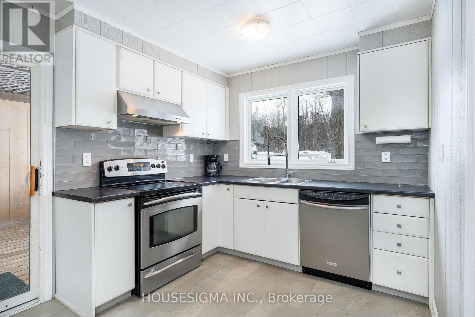 8892 BEACHWOOD ROAD - 9