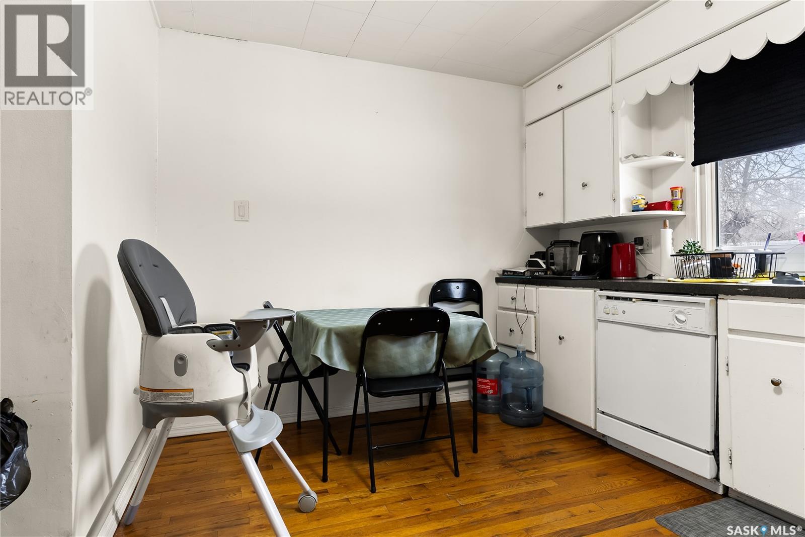 1561 Regent STREET - 6
