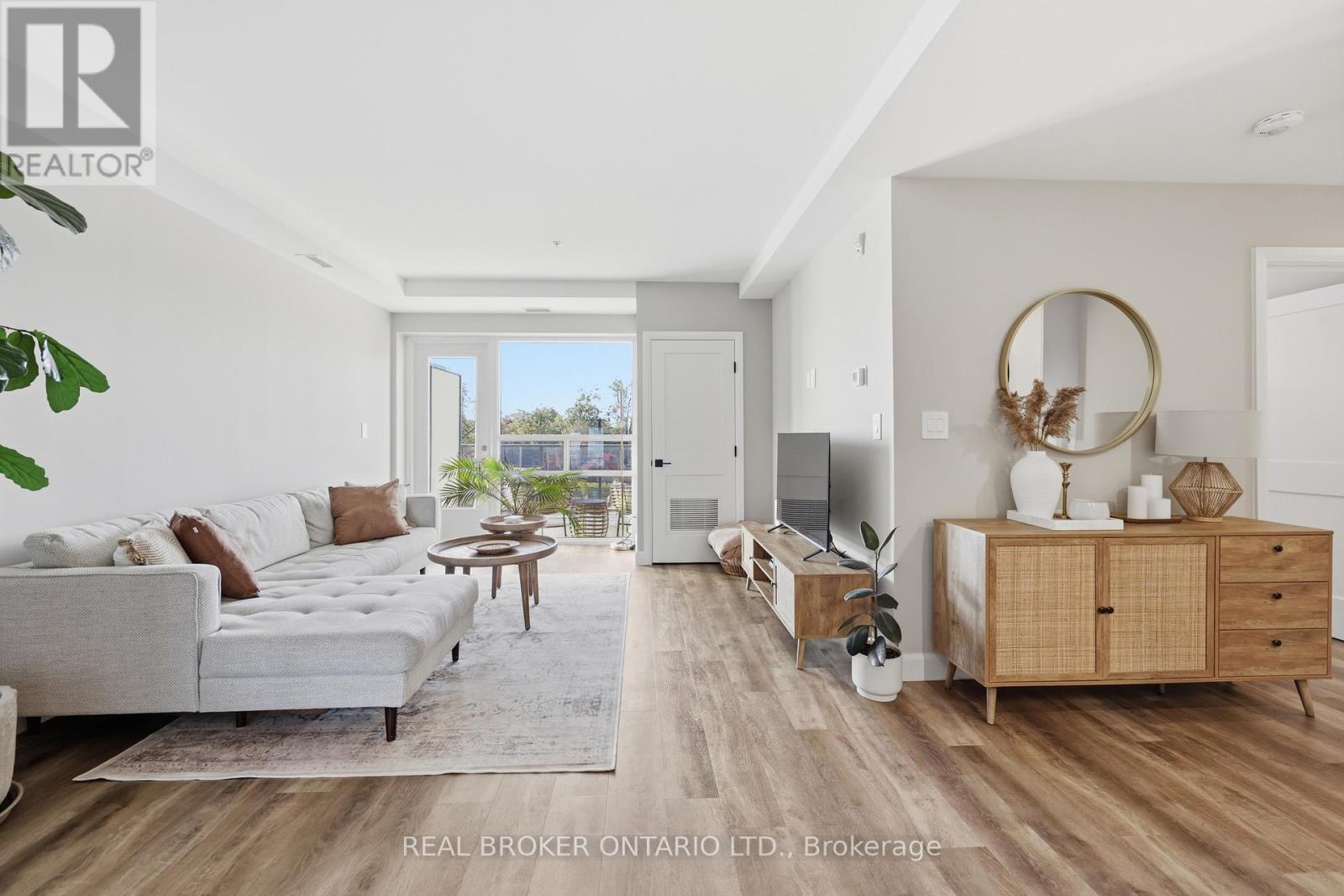 #313 34 NORMAN STREET - 14
