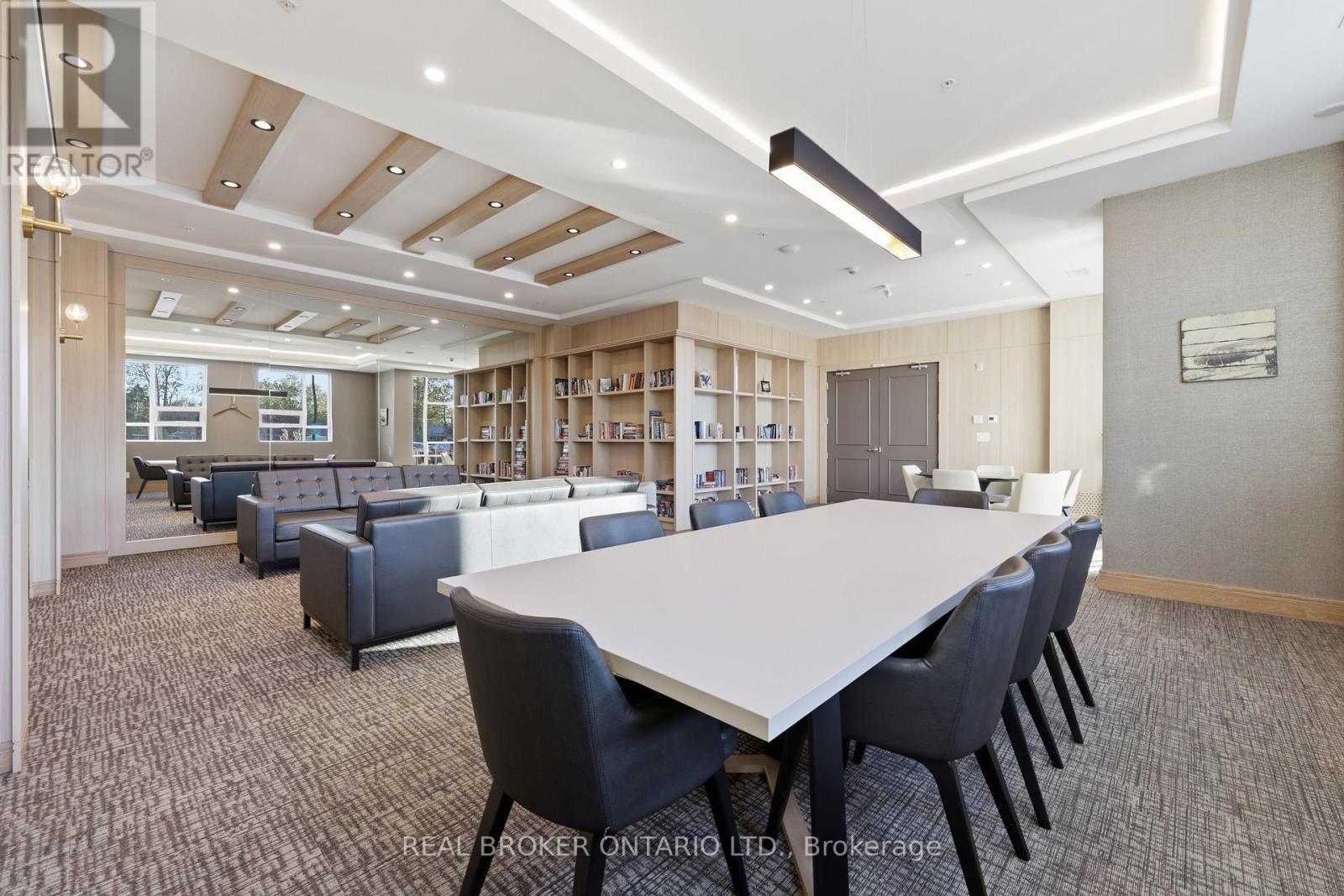 #313 34 NORMAN STREET - 28