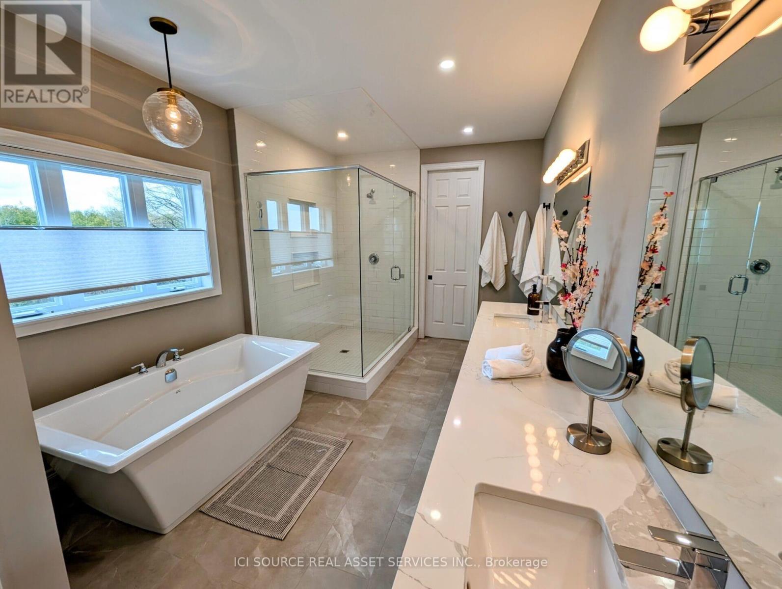 183 AMBROUS CRESCENT - 16