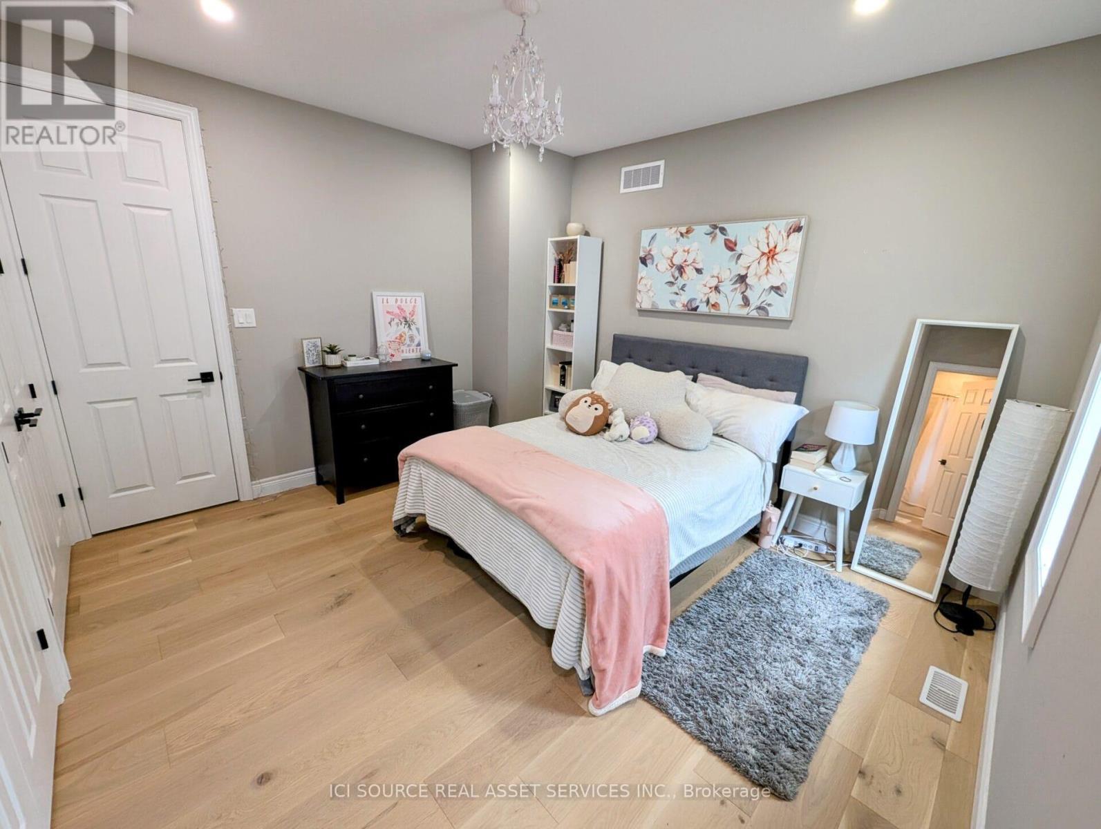 183 AMBROUS CRESCENT - 17