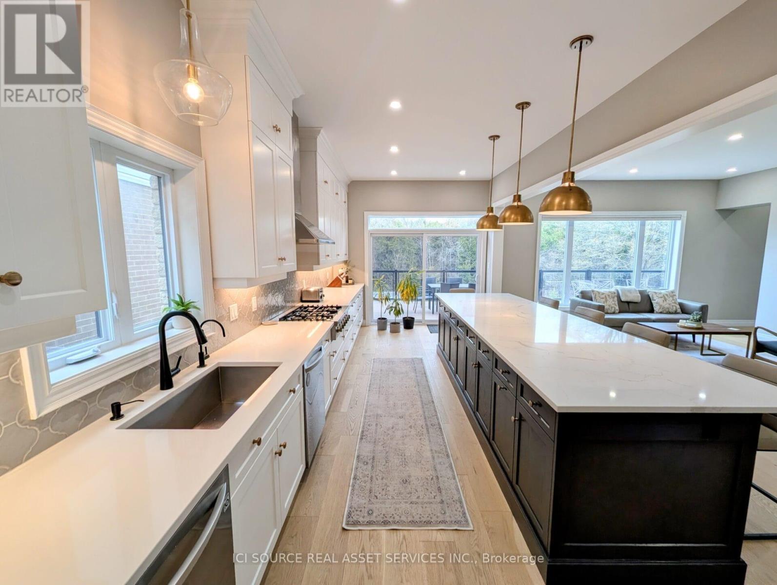 183 AMBROUS CRESCENT - 3