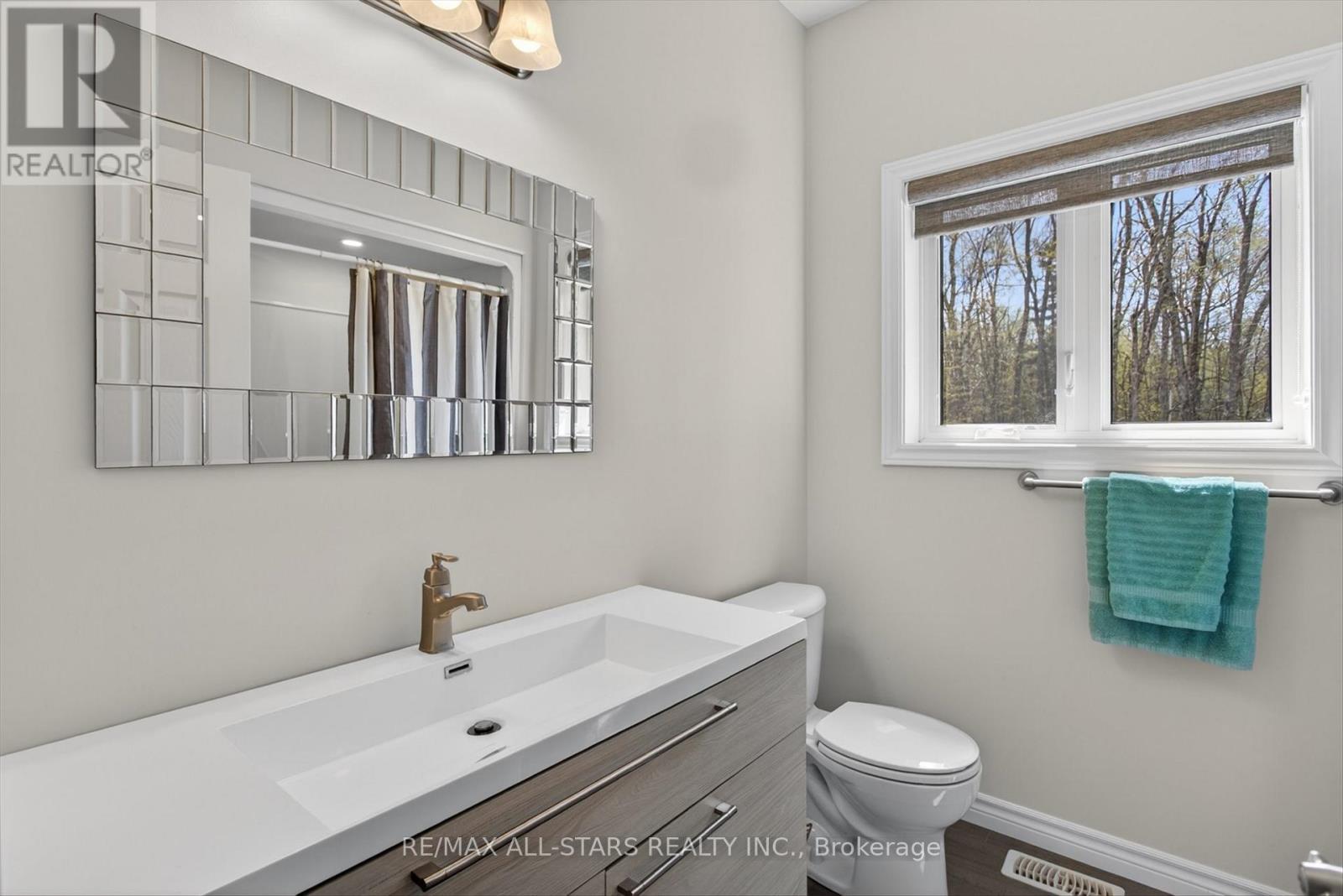 81 LAKELAND AVENUE - 25