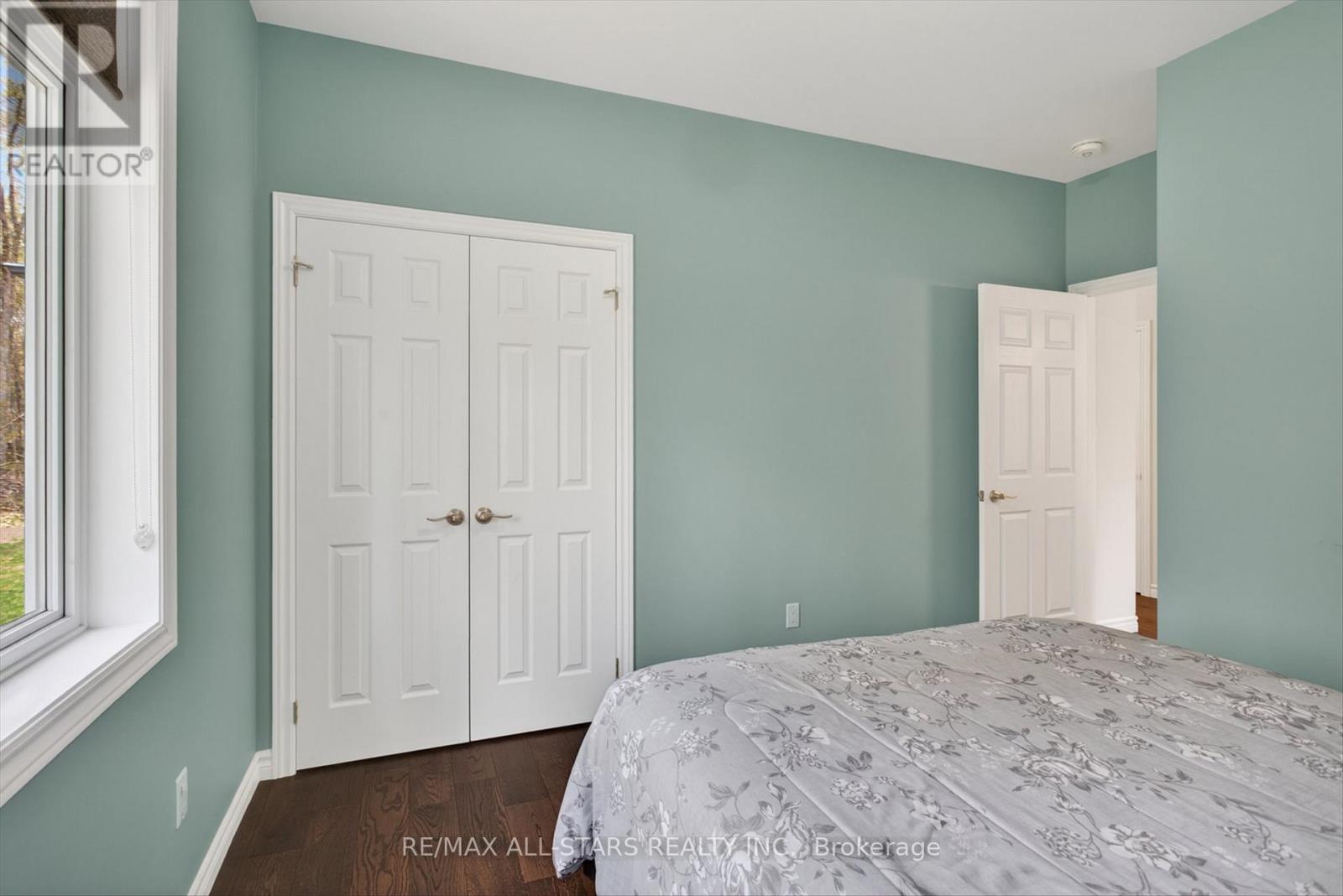 81 LAKELAND AVENUE - 27