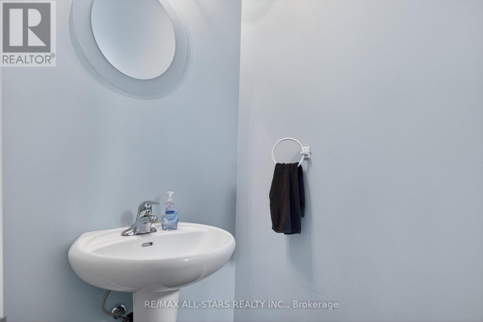 81 LAKELAND AVENUE - 31