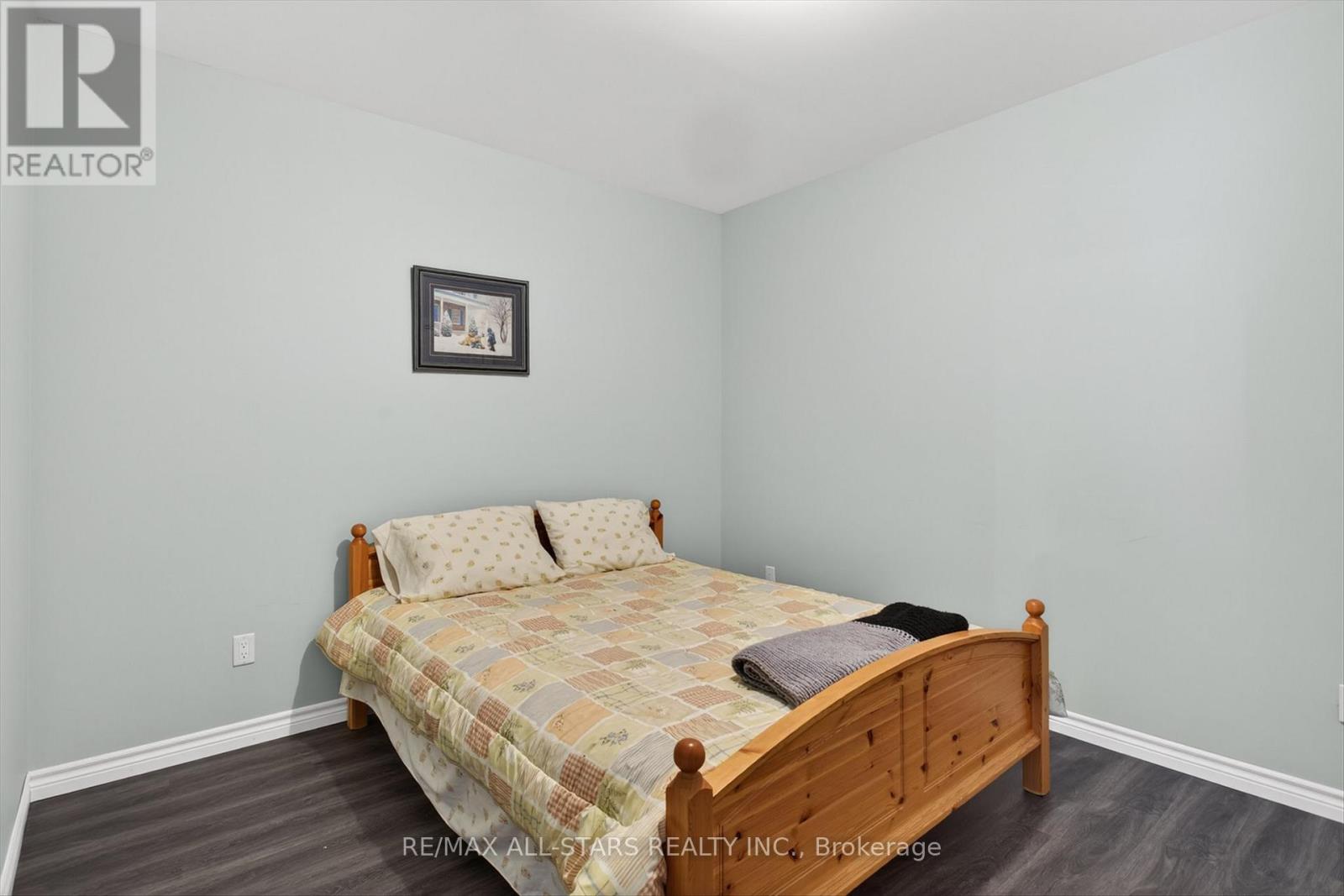 81 LAKELAND AVENUE - 34