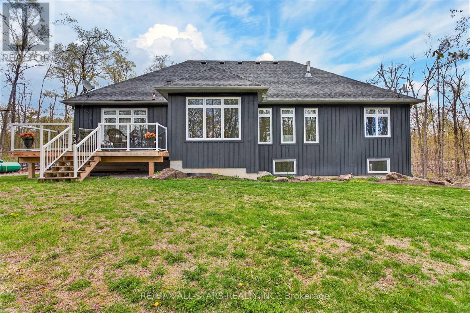 81 LAKELAND AVENUE - 38