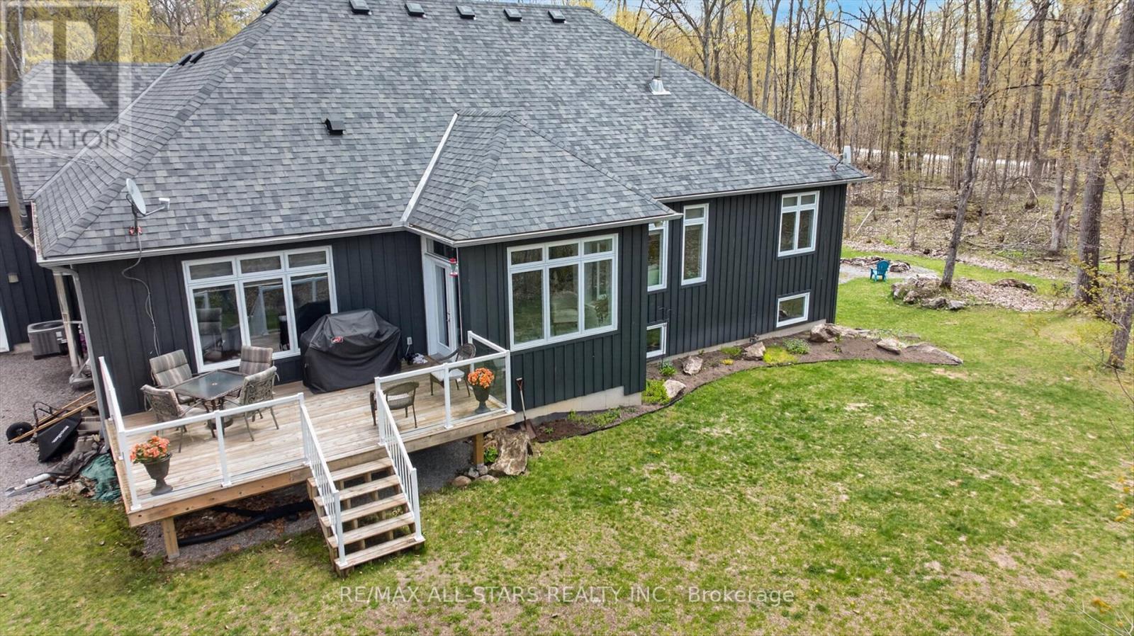 81 LAKELAND AVENUE - 41