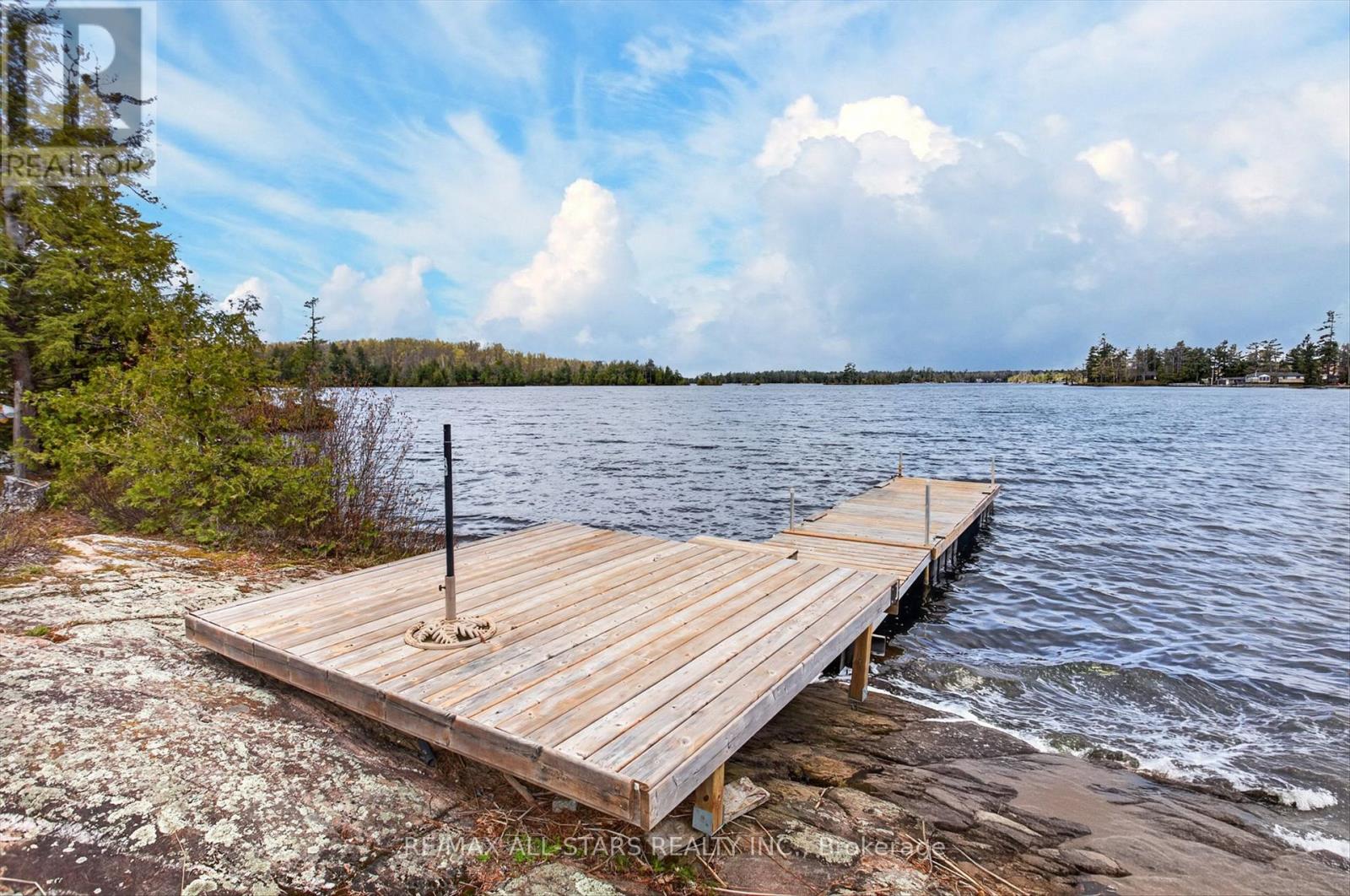 81 LAKELAND AVENUE - 44