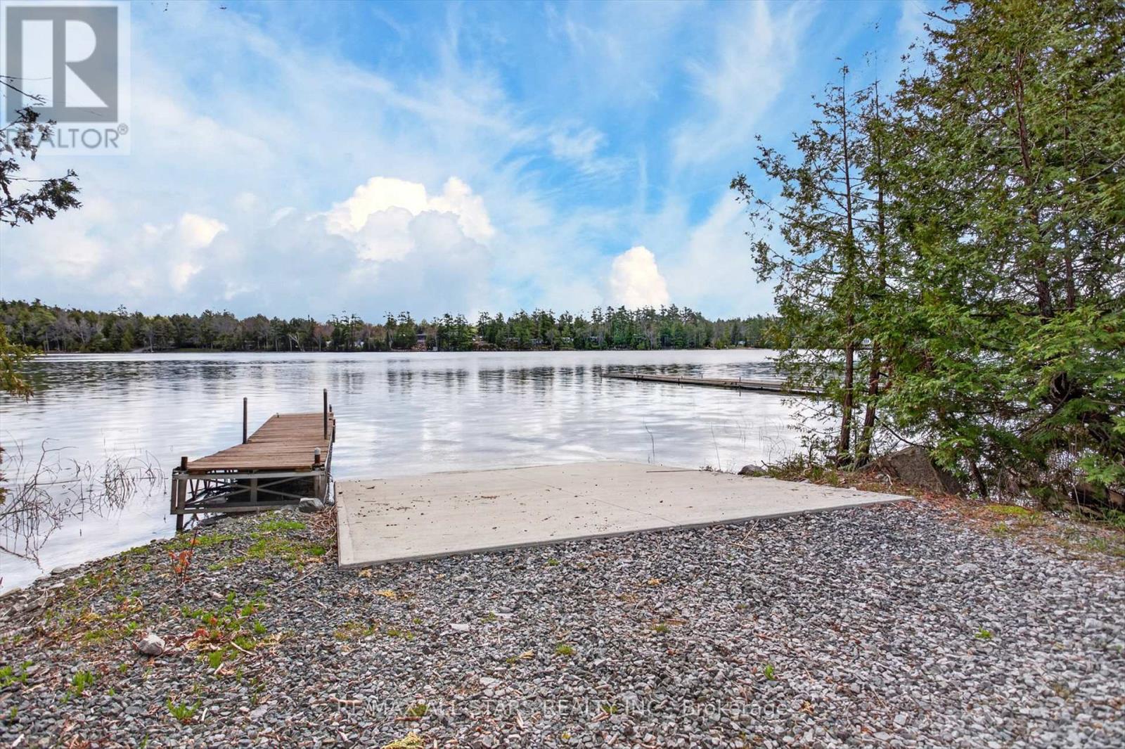 81 LAKELAND AVENUE - 49