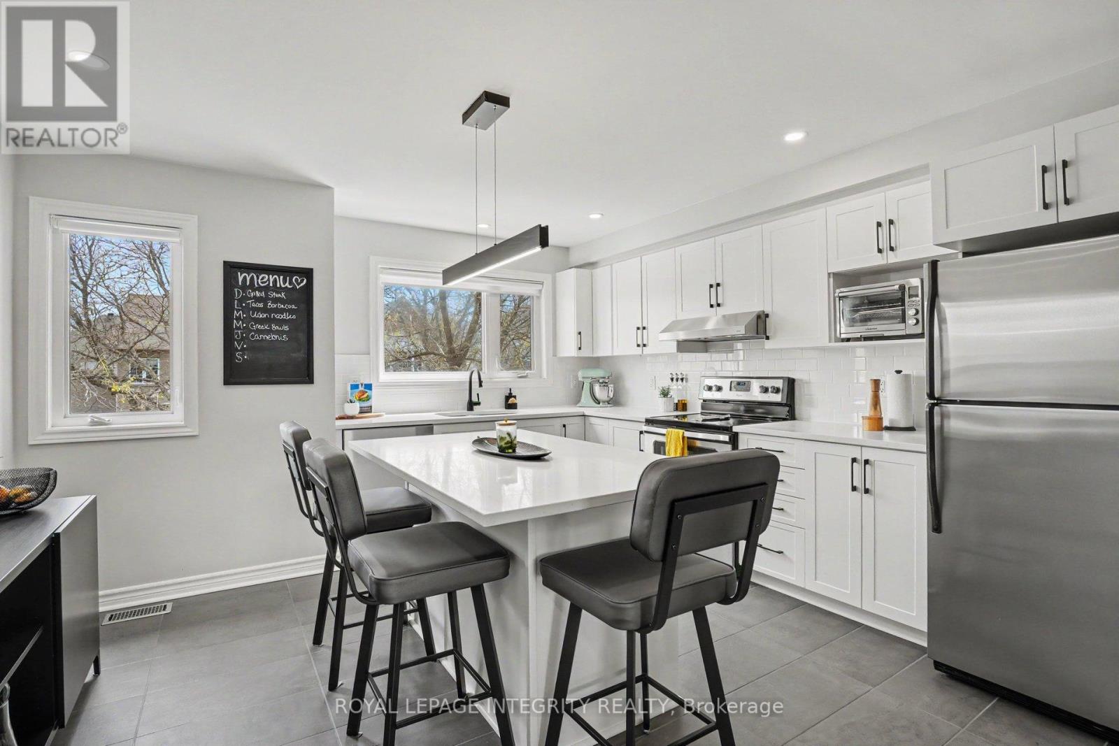 #40 63 MERSEY DRIVE - 14