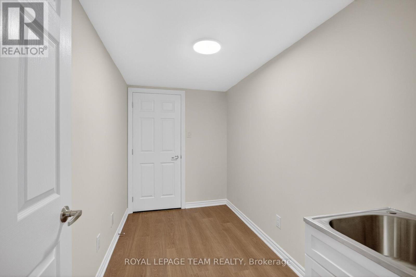 office/flex room