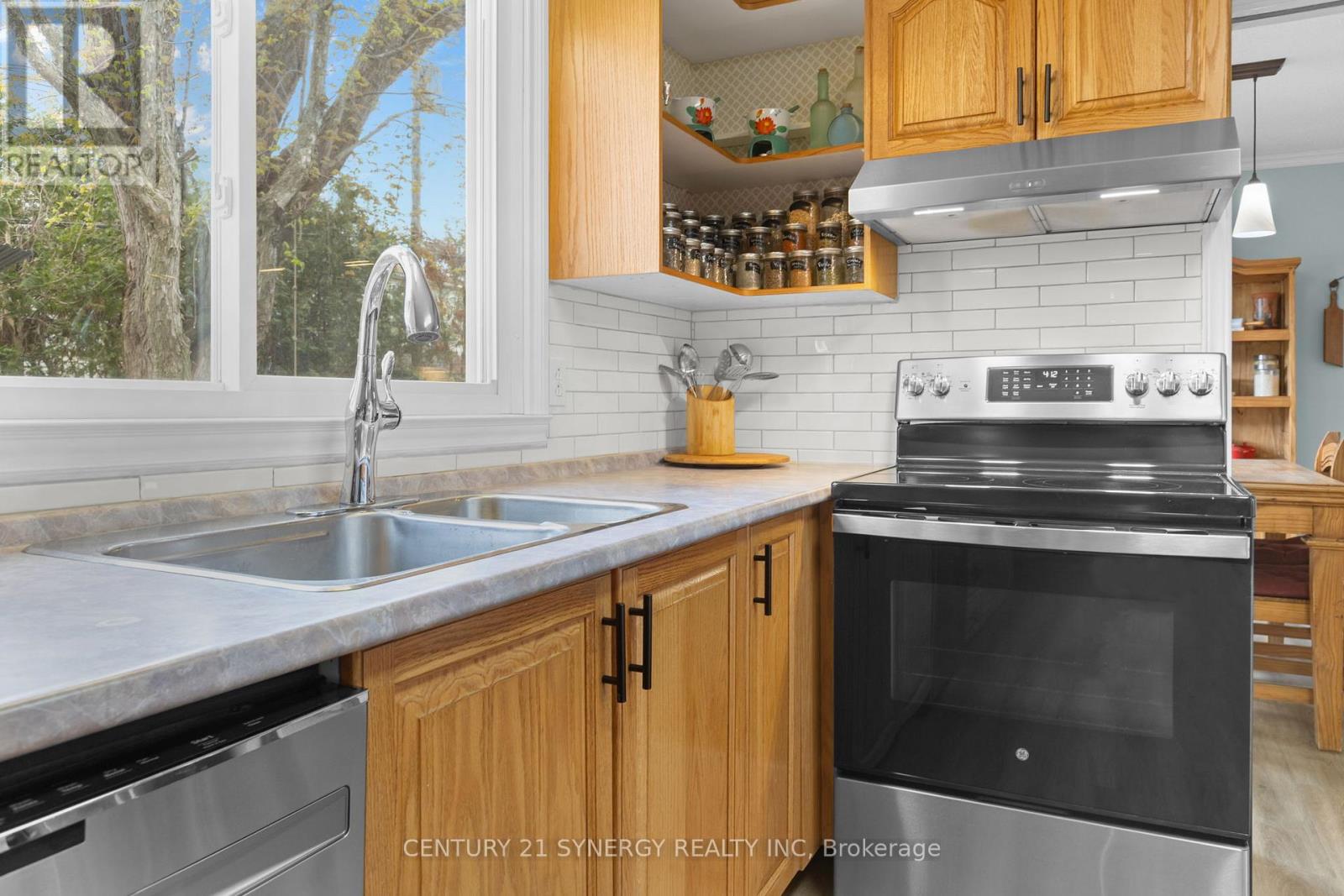 346 NAGEL AVENUE - 13