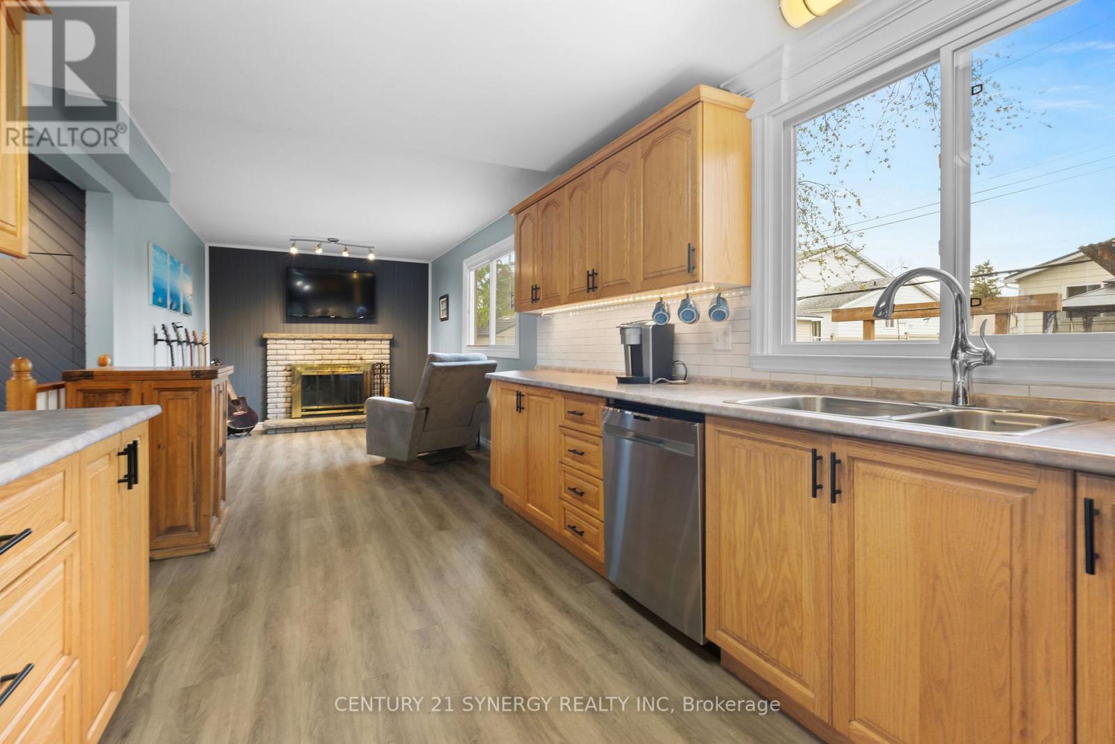 346 NAGEL AVENUE - 14