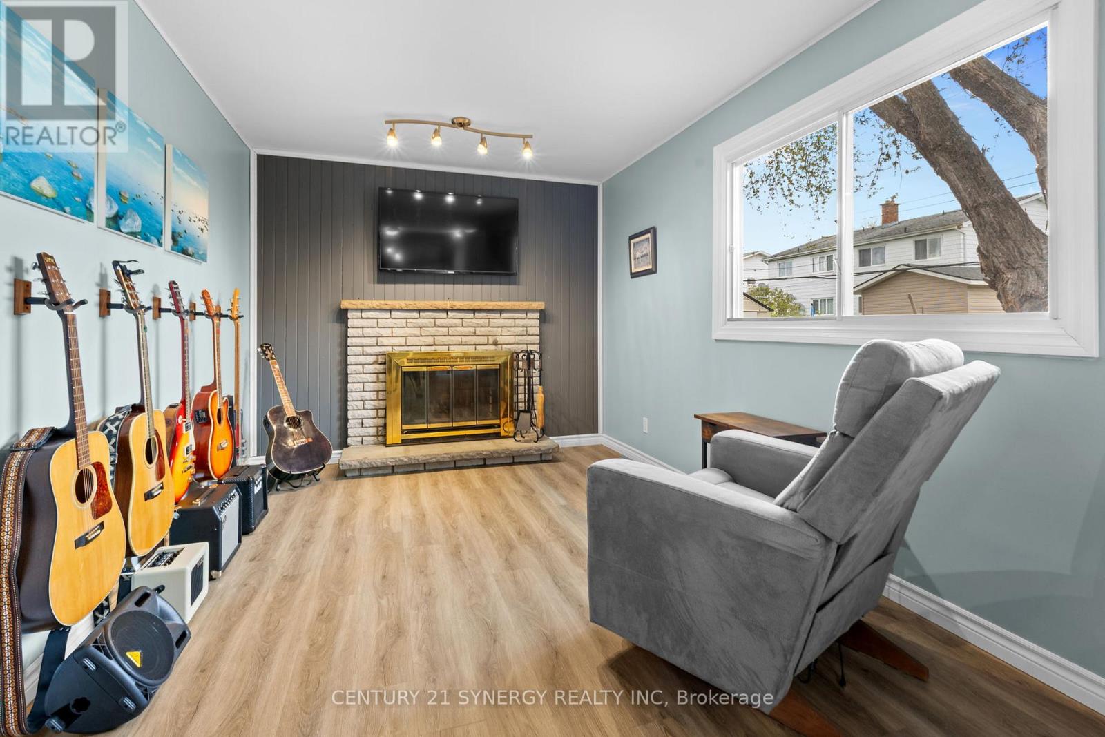346 NAGEL AVENUE - 15
