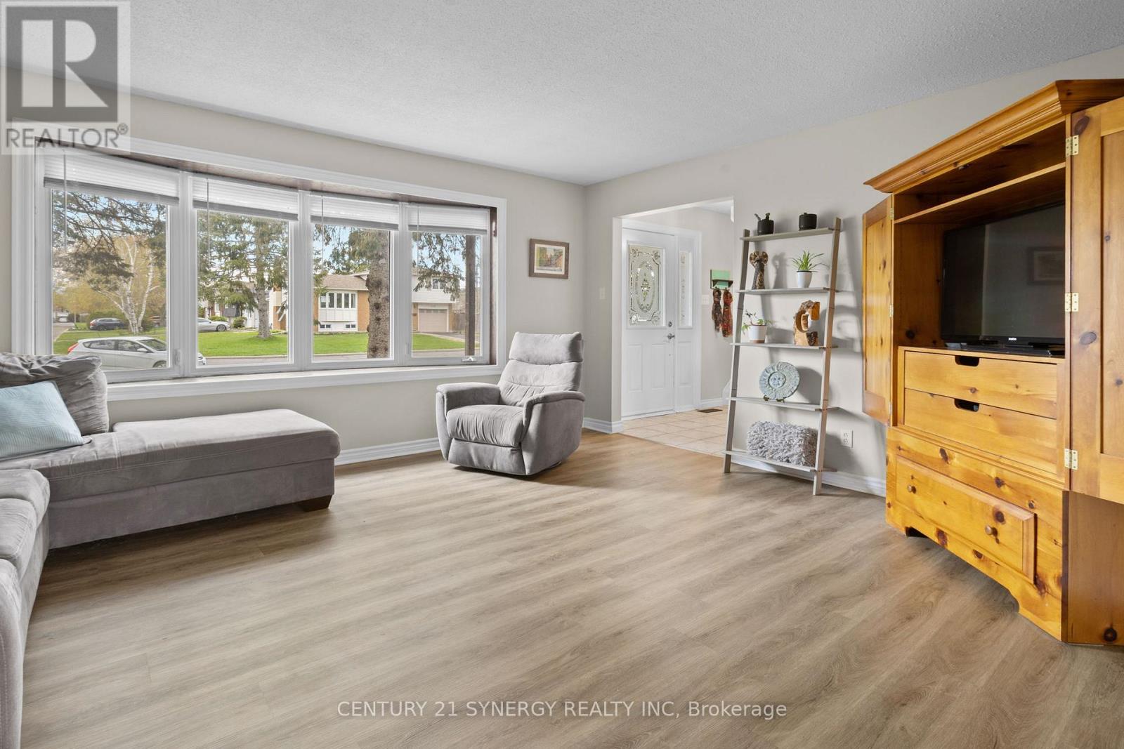 346 NAGEL AVENUE - 8
