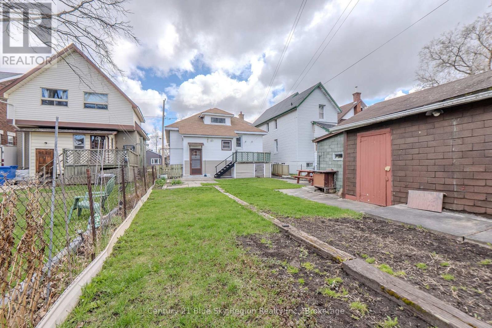 137 SECOND AVENUE E - 37