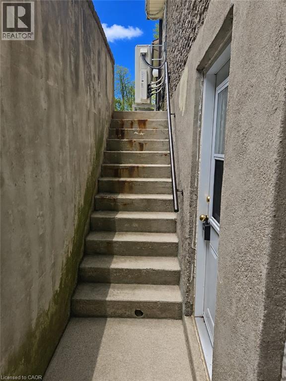 451 ALBERT Street Unit# 6, Waterloo, Ontario, N2L5A7 — Photo 25