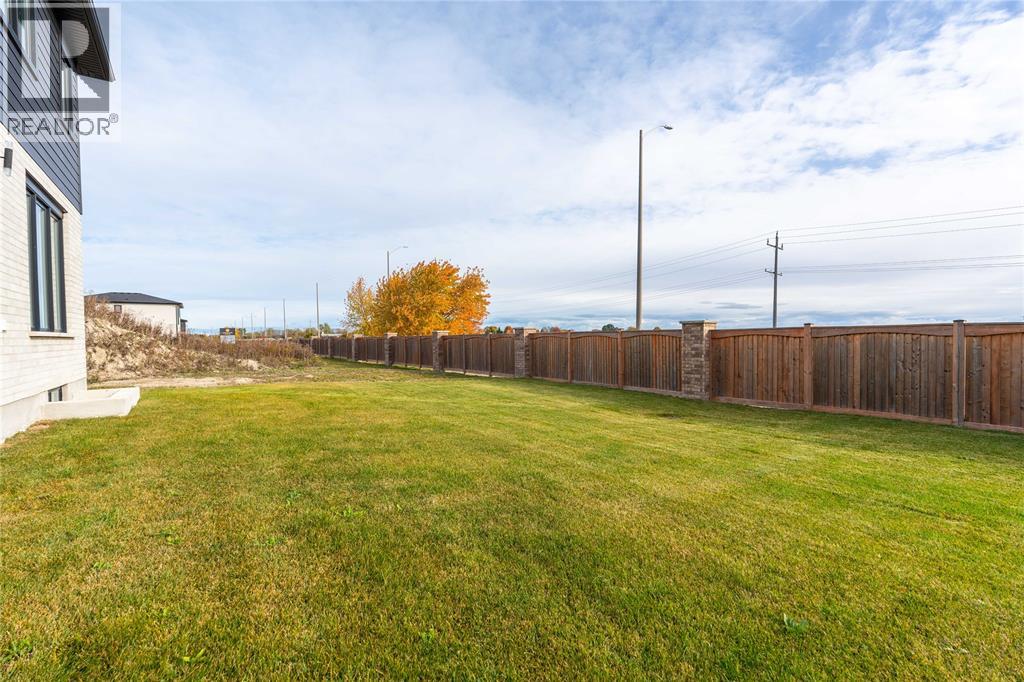 1045 MANHATTAN DRIVE, Sarnia, Ontario, N7S0H1 — Photo 47