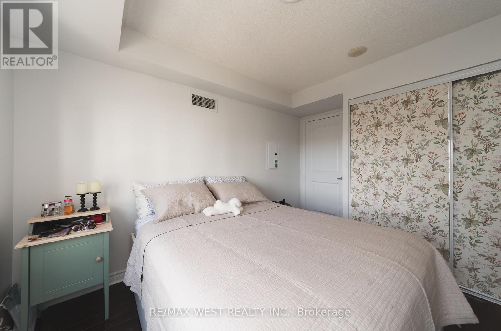 #524 27 REAN DRIVE - 11