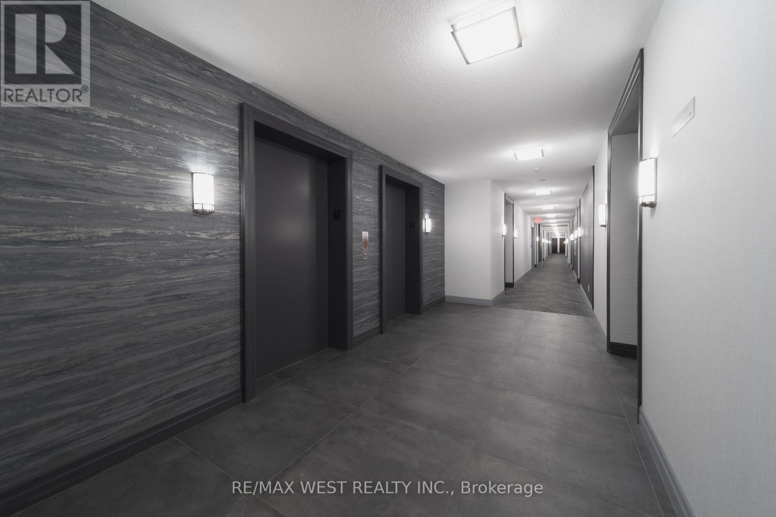 #524 27 REAN DRIVE - 17