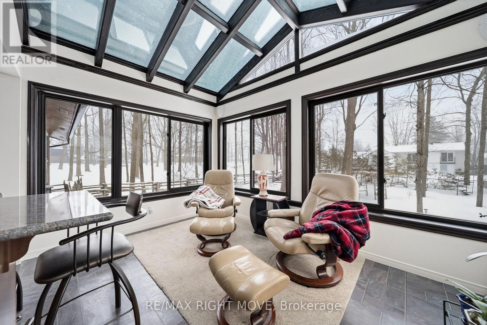 220 BELMORAL DRIVE - 19