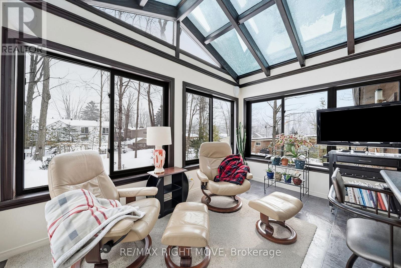220 BELMORAL DRIVE - 20