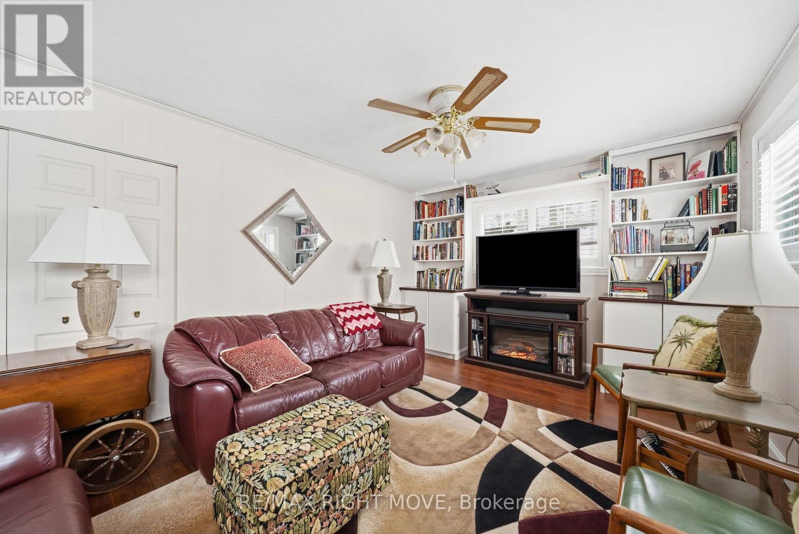 220 BELMORAL DRIVE - 35