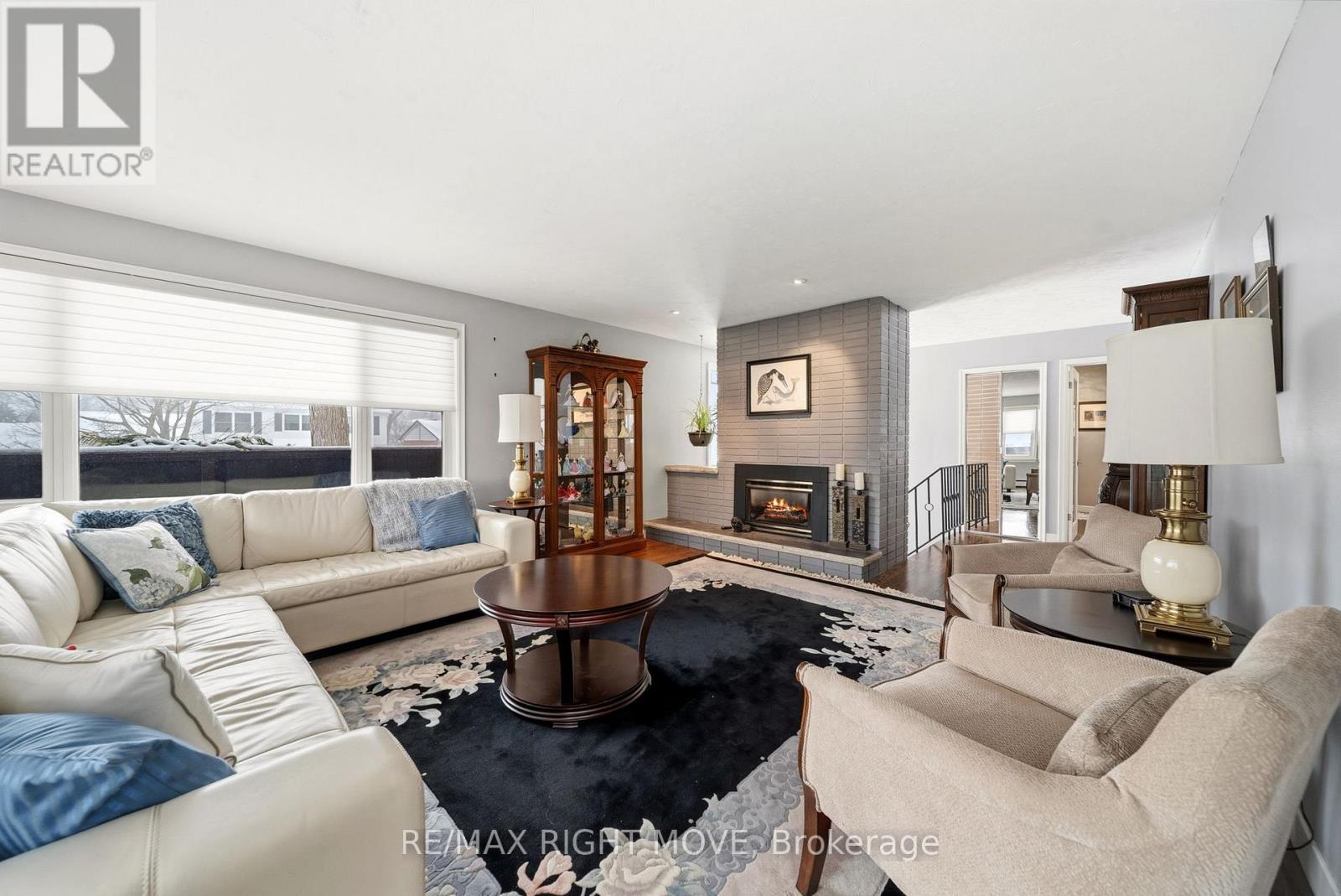 220 BELMORAL DRIVE - 8