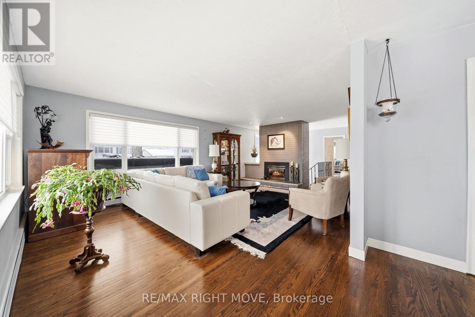 220 BELMORAL DRIVE - 9