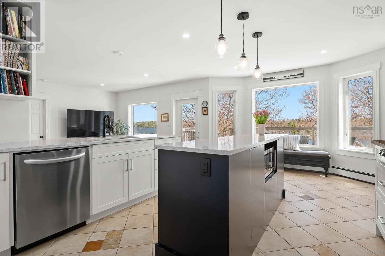 Property 21 of 49 of 60 Lakeridge Crescent
