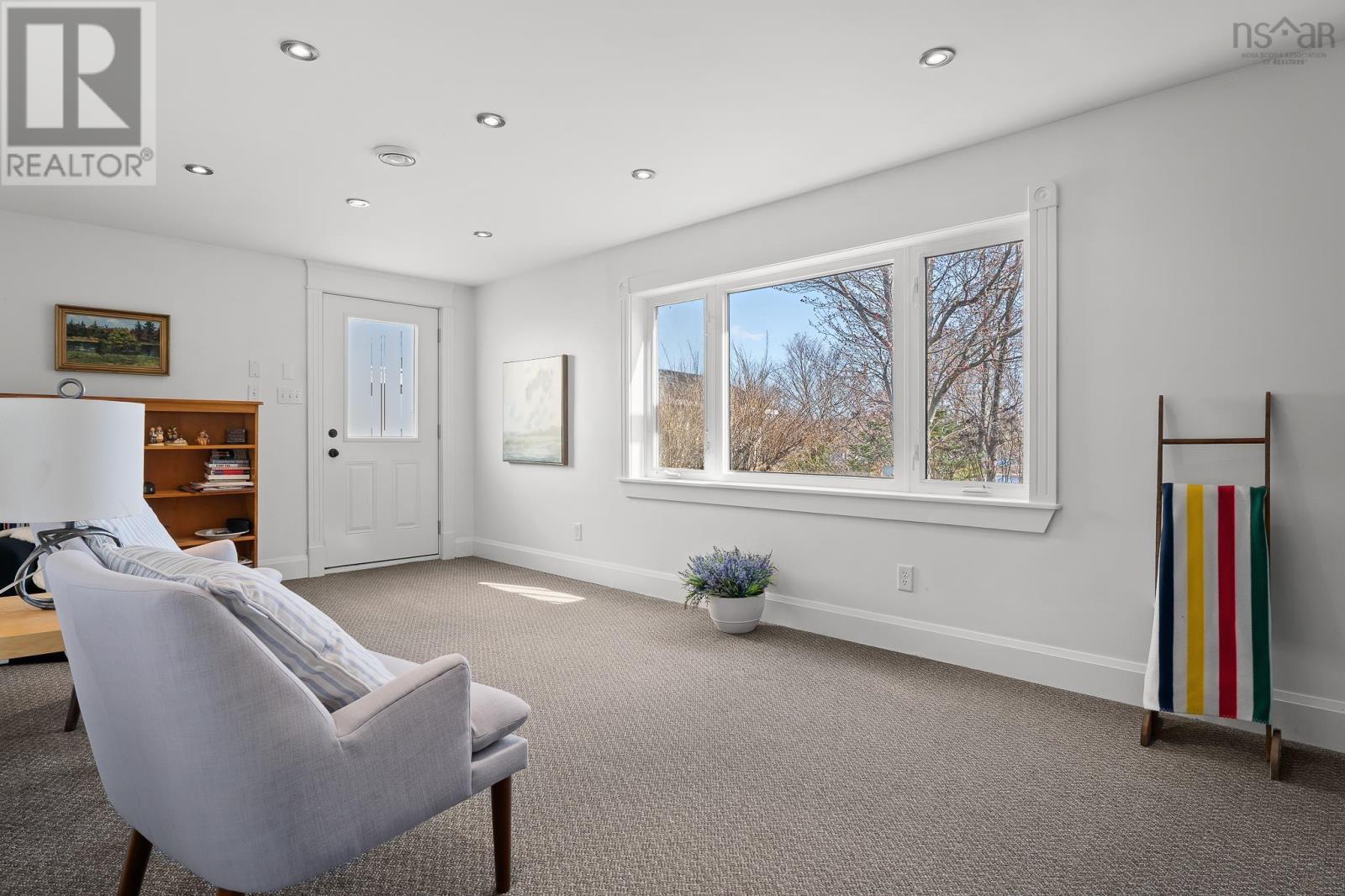 Property 36 of 49 of 60 Lakeridge Crescent