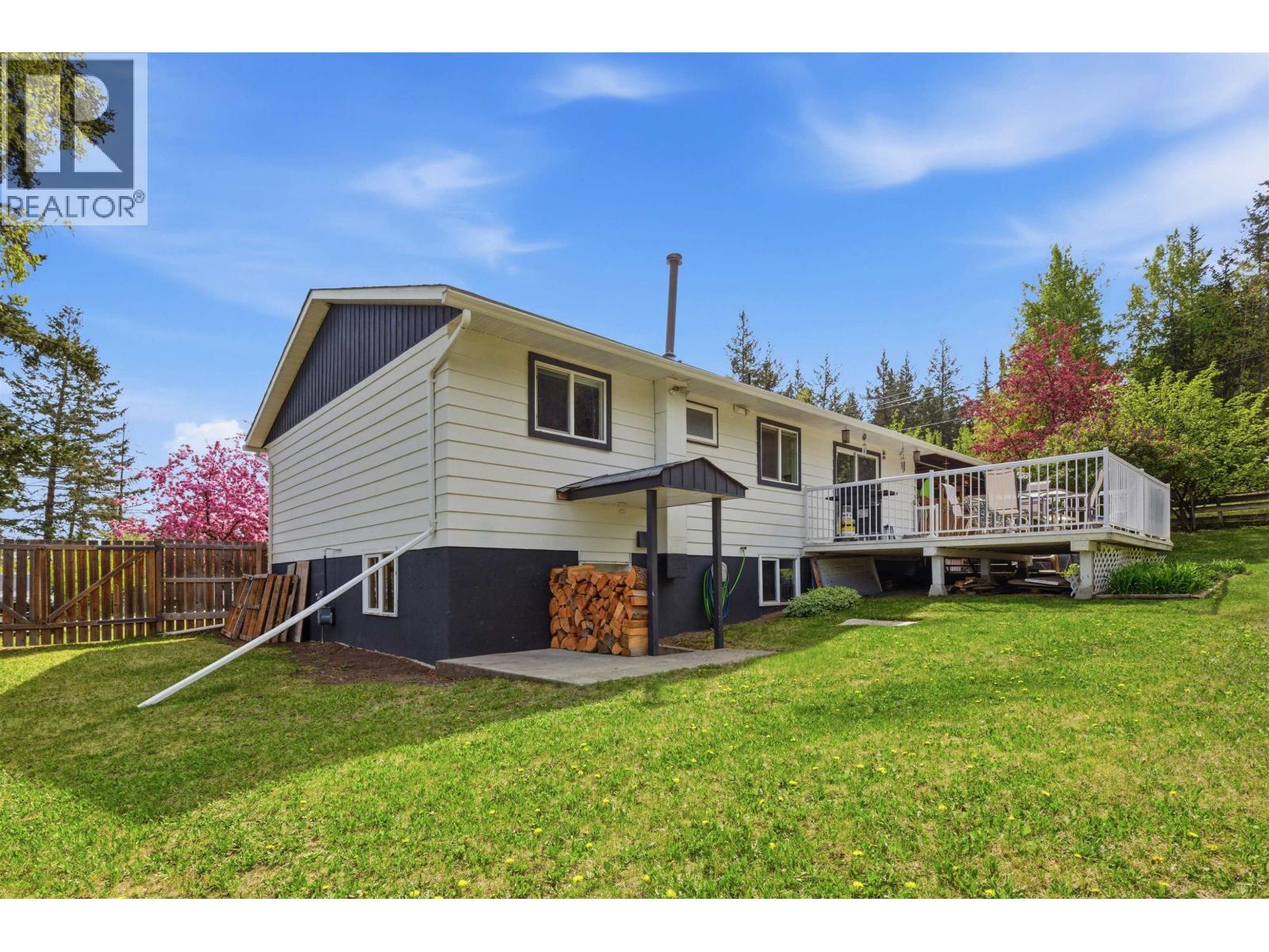 1015 BALSAM STREET - 4