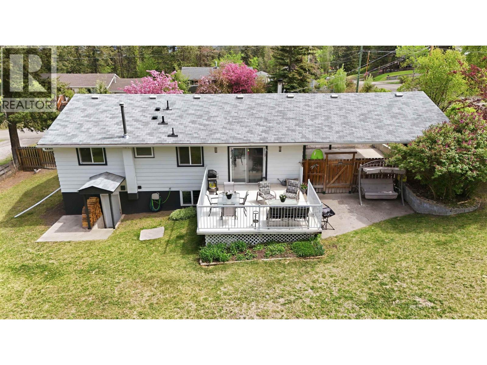 1015 BALSAM STREET - 7