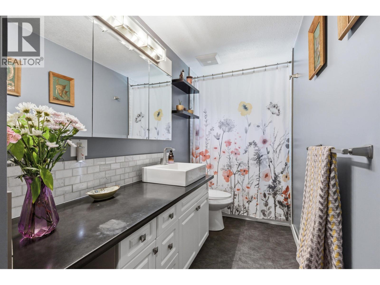 1015 BALSAM STREET - 16