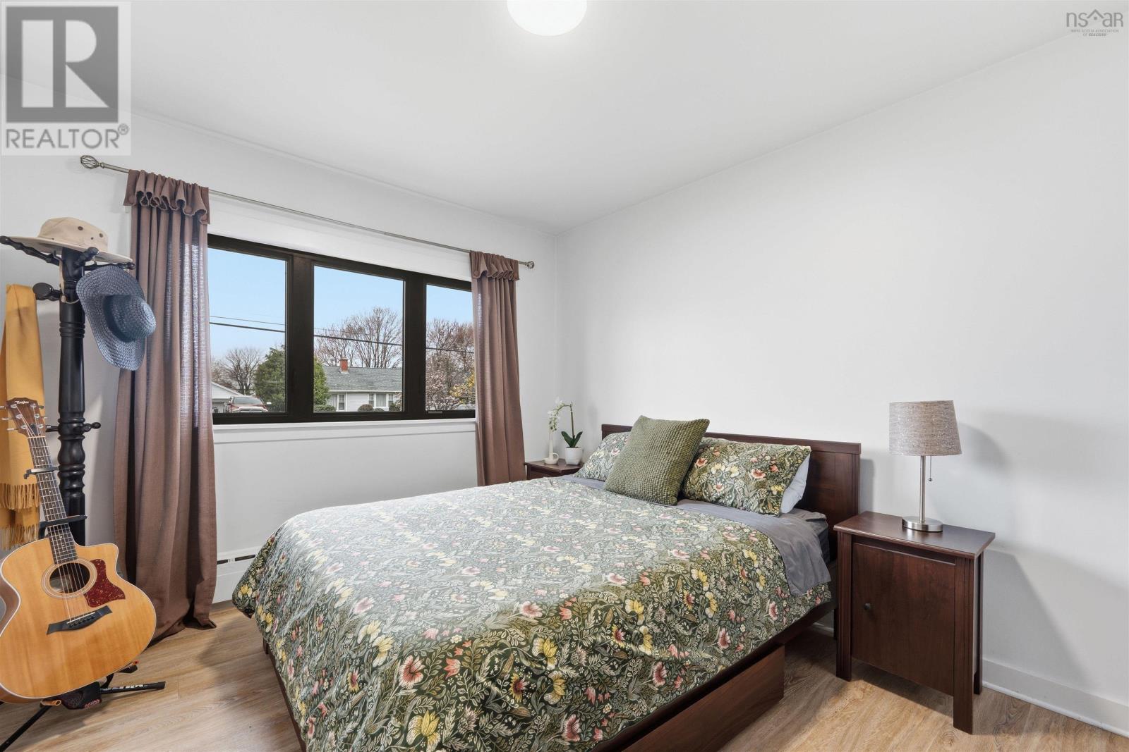 Property 22 of 28 of 228 Melrose Avenue