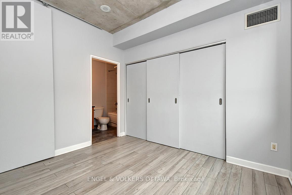 #1008 179 GEORGE STREET - 25