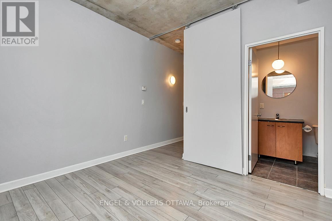 #1008 179 GEORGE STREET - 26