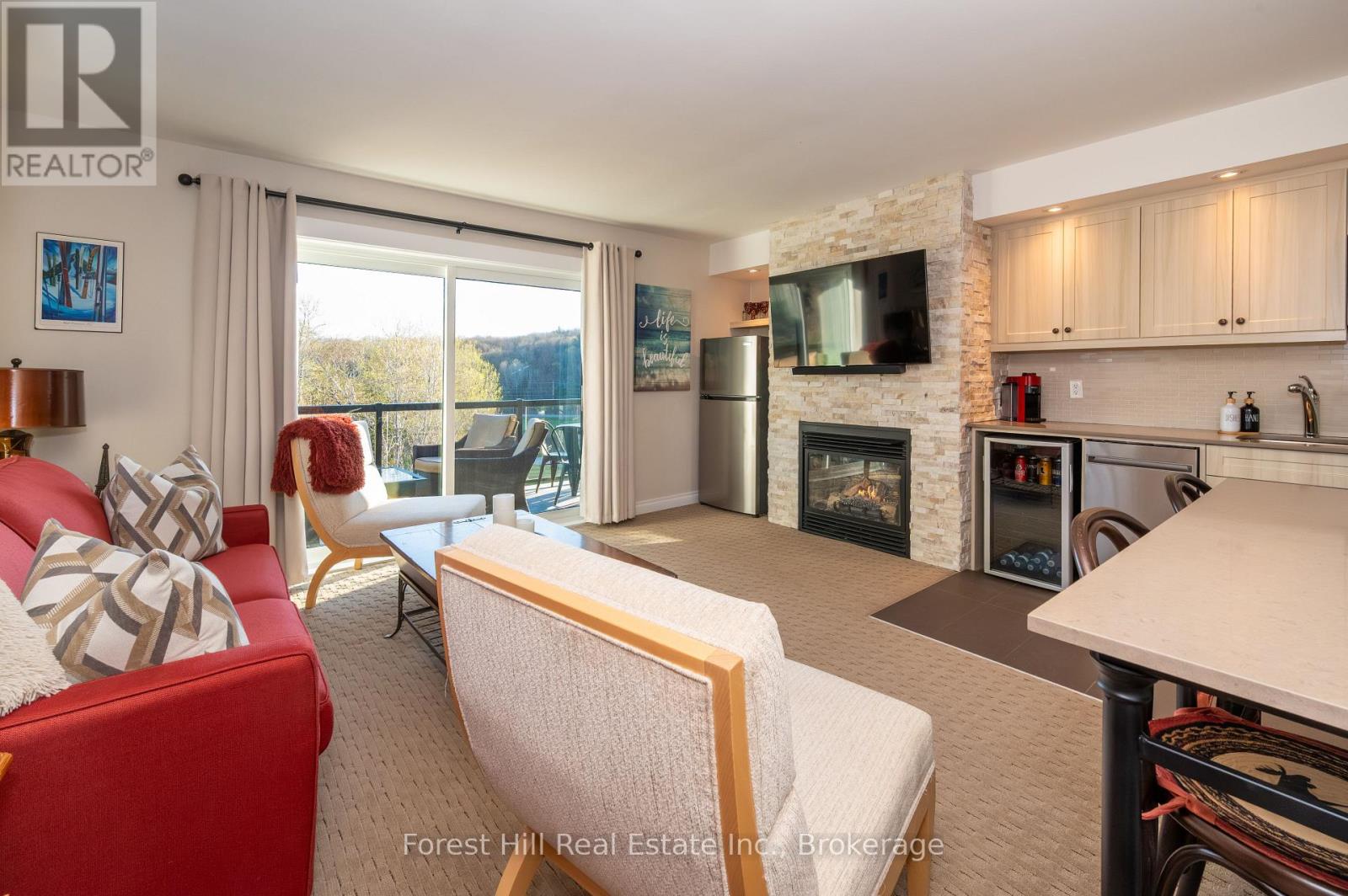 #303 1235 DEERHURST DRIVE - 1