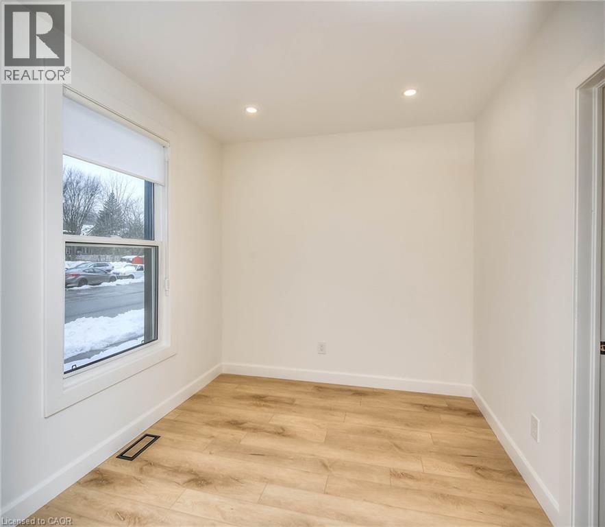 2 ESSON Street, Kitchener, Ontario, N2M2T9 — Photo 25