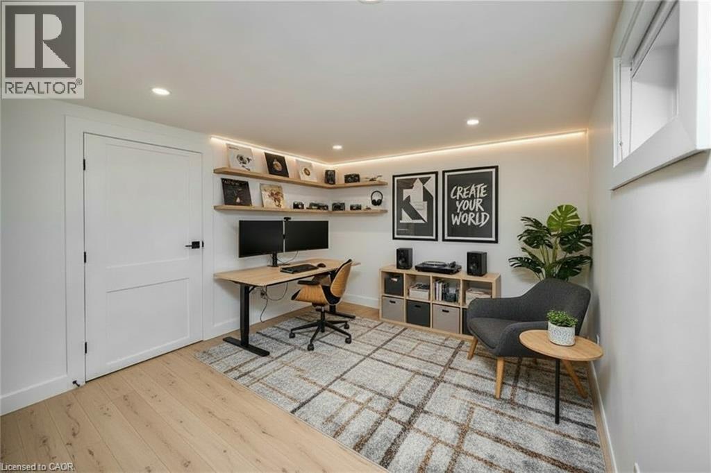 2 ESSON Street, Kitchener, Ontario, N2M2T9 — Photo 2