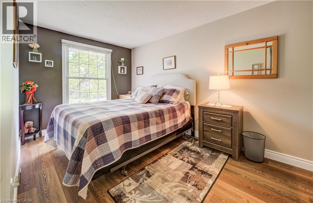 10 MEADOW WOODS Crescent, Kitchener, Ontario, N2N1S5 — Photo 13
