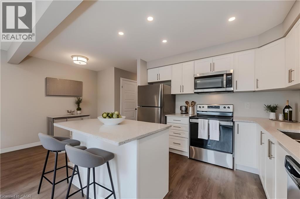 86 ERBSVILLE Court Unit# 15, Waterloo, Ontario, N2T0C8 — Photo 4