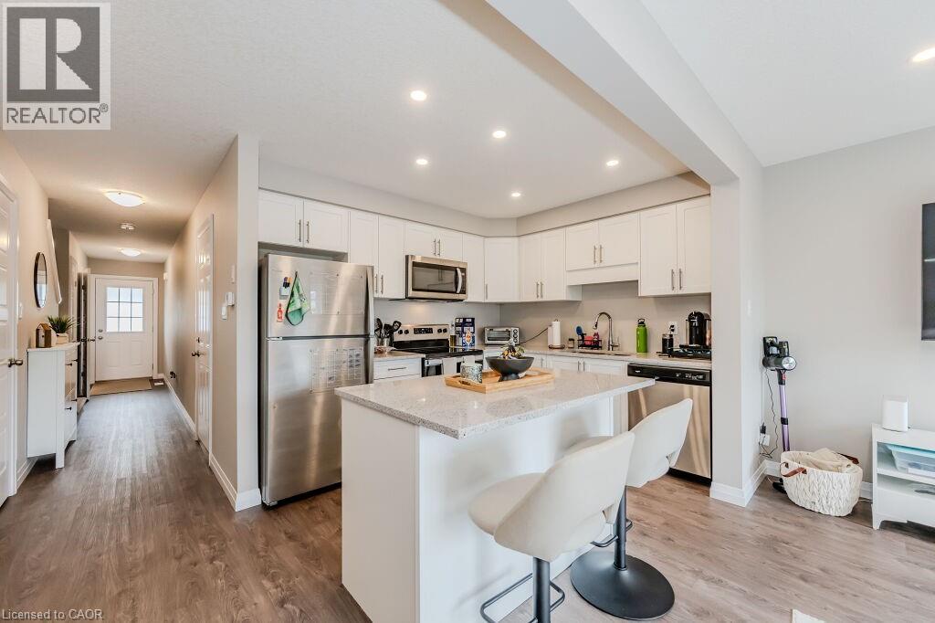 86 ERBSVILLE Court Unit# 15, Waterloo, Ontario, N2T0C8 — Photo 2