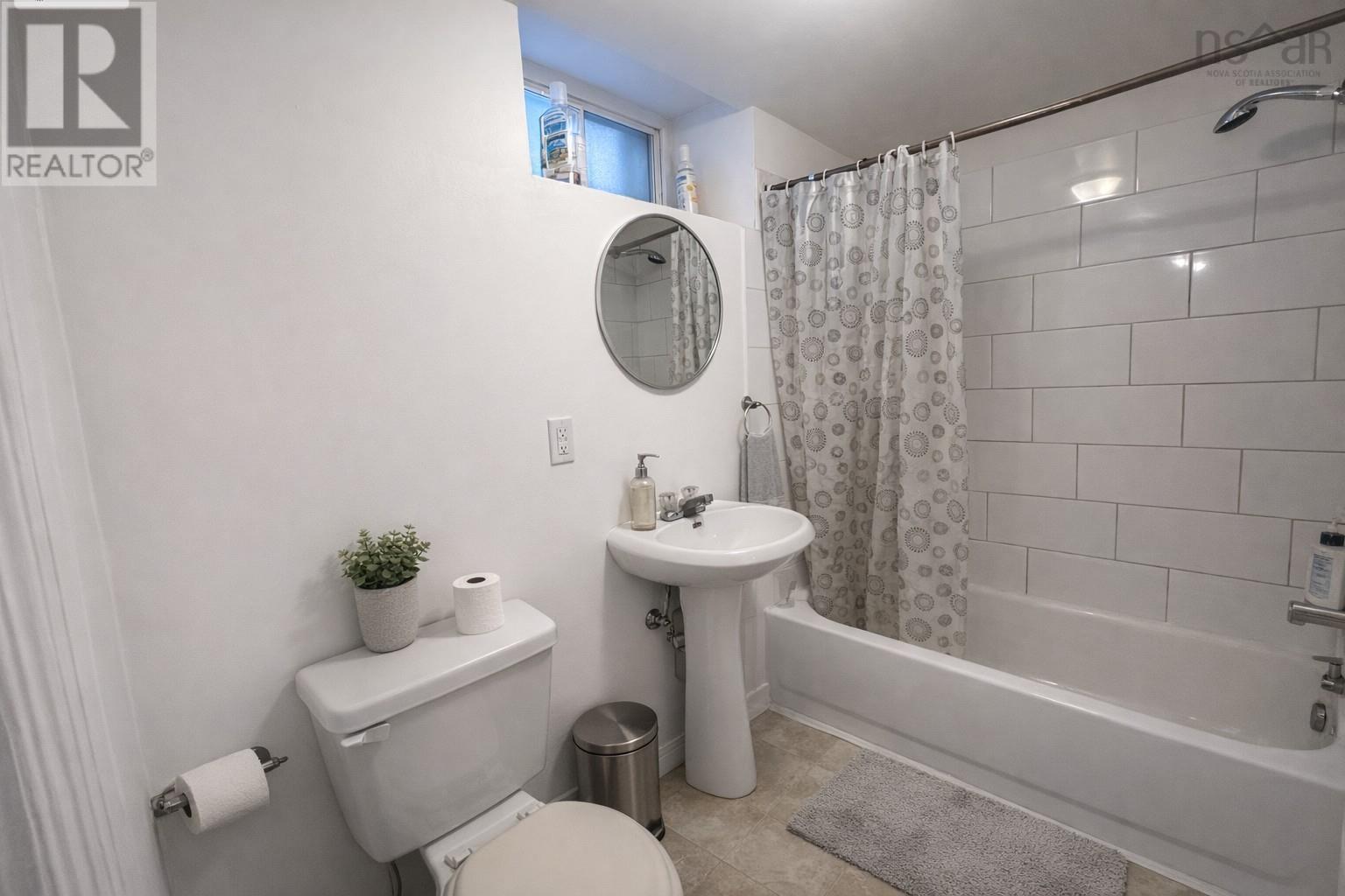 Property 22 of 30 of 5571 Fenwick Street