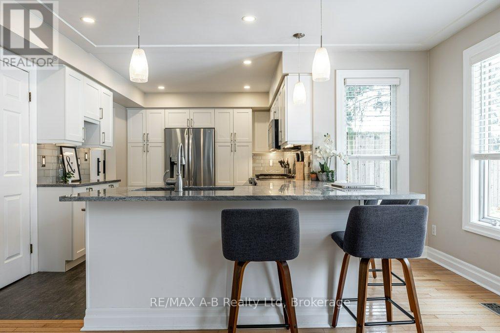86 FREELAND DRIVE - 20