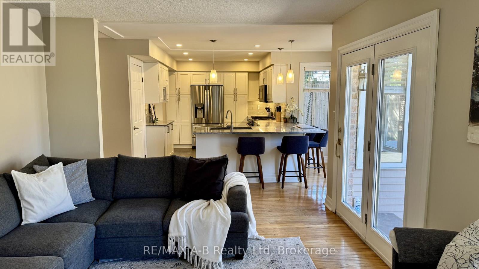 86 FREELAND DRIVE - 9