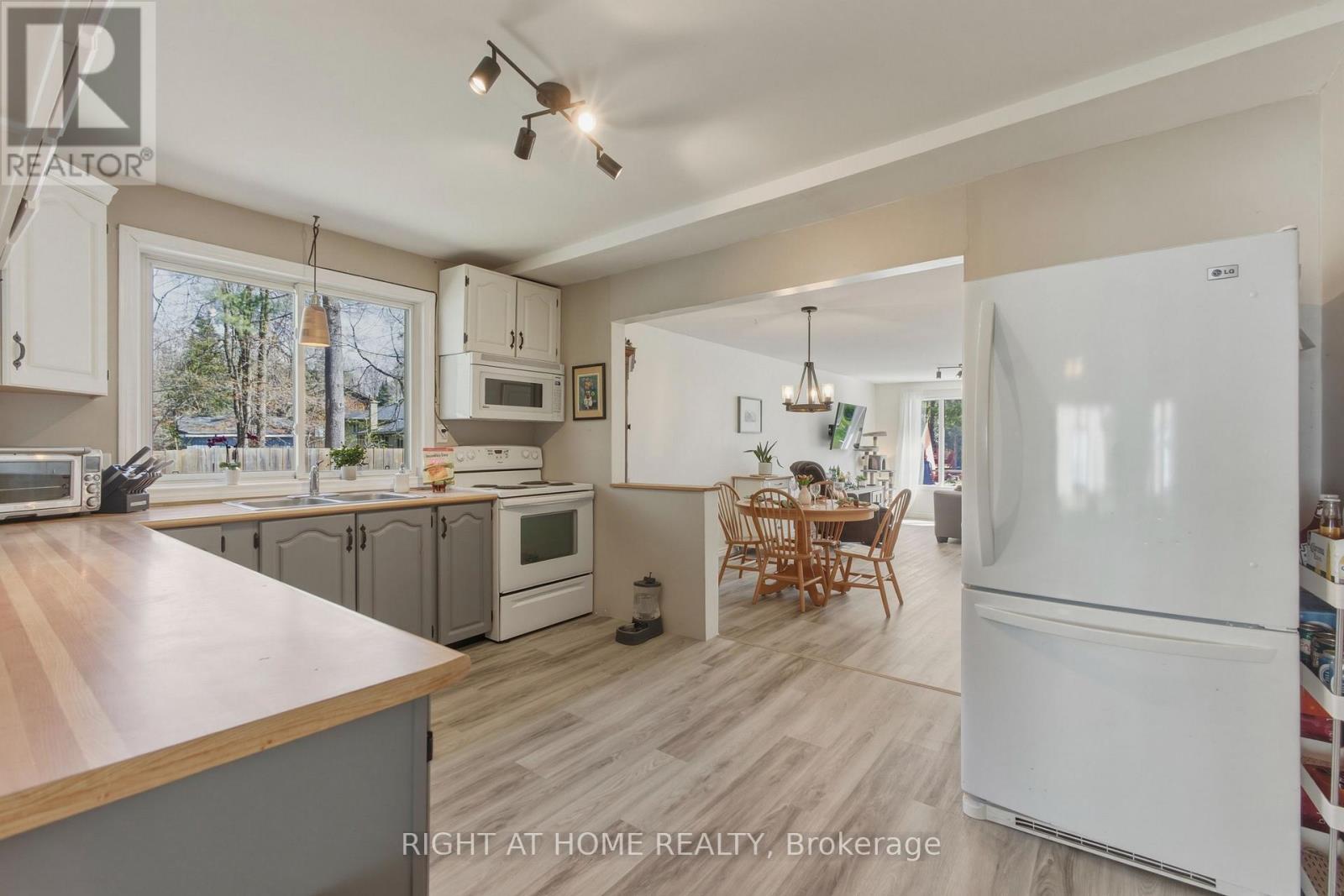 2432 WALLACE AVENUE - Image 3